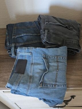 Men's Light Blue Denim Jeans - Athletic Fit
